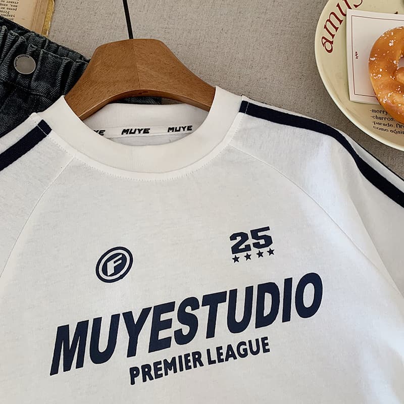 白コーデ スポーティストリートスウェット