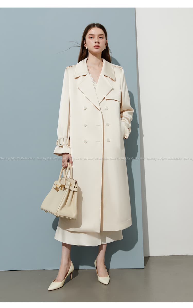 白コーデ 上品シルエットトレンチコート