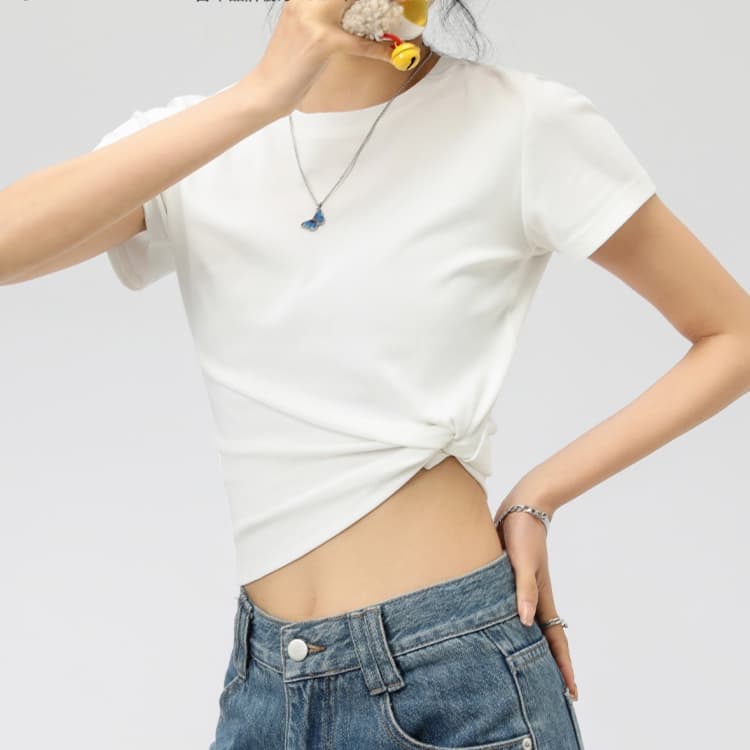 白コーデ シンプル美シルエット半袖カットソー