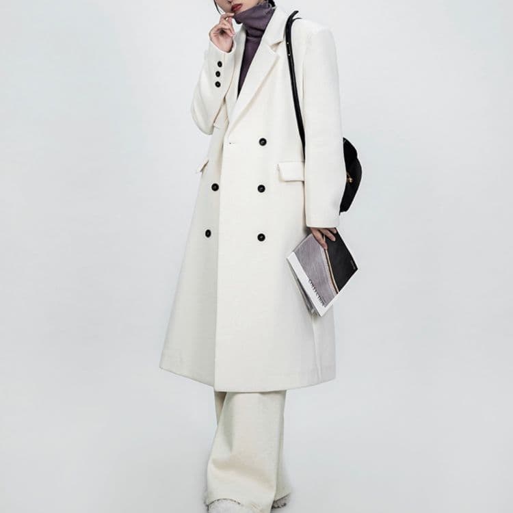 白コーデ クラシック ダブルロングコート