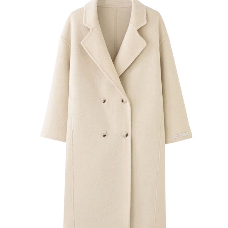 白コーデ ゆったりロングチェスターコート