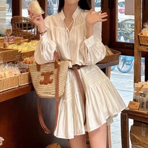 白コーデ ふんわり袖ティアードワンピース