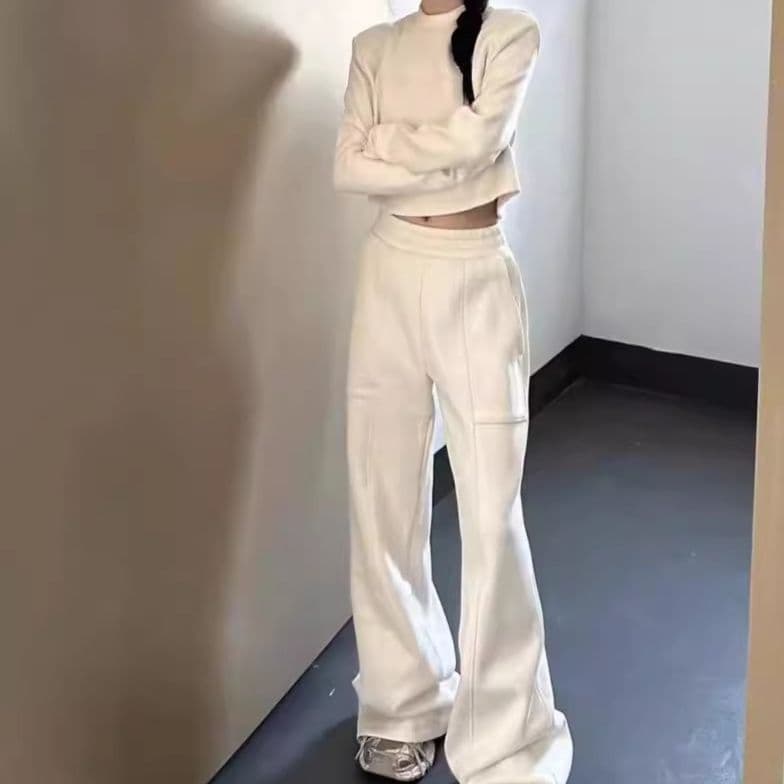 白コーデ ゆったりシルエット ツーピース セットアップ