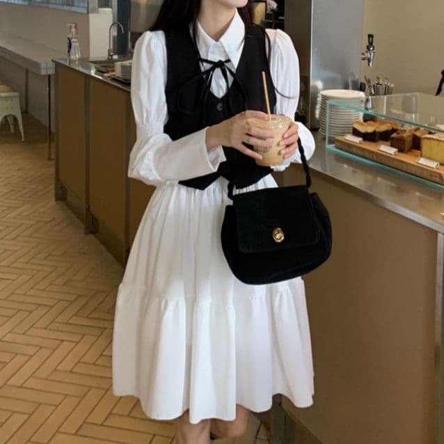 白コーデ リボン付きベスト重ね着風ワンピース