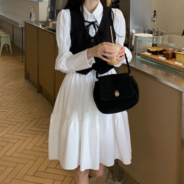 白コーデ リボン付きベスト重ね着風ワンピース
