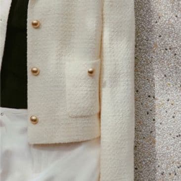 白コーデ シンプルツイードジャケット