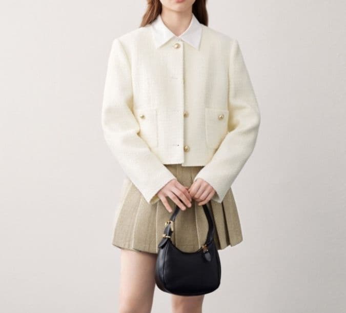 白コーデ シンプルツイードジャケット