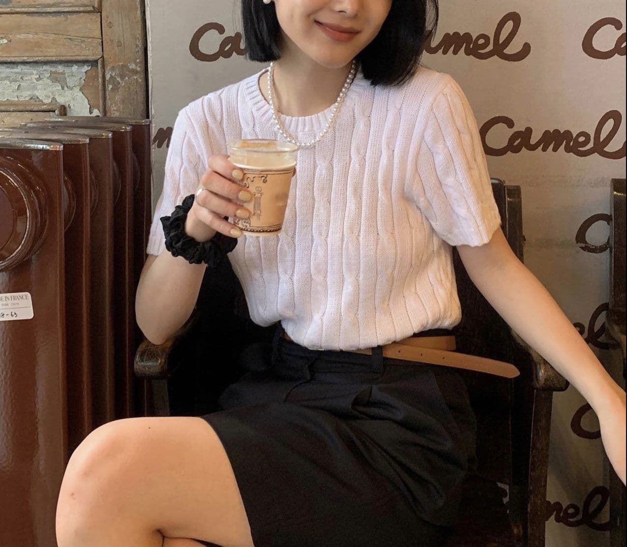 白コーデ ケーブル編みゆったりトップス