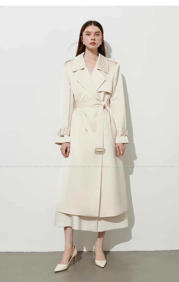 白コーデ 上品シルエットトレンチコート