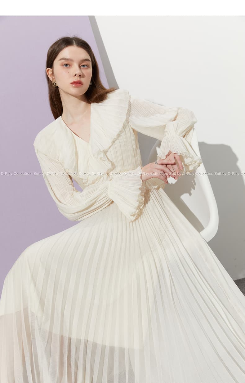 白コーデ 優美プリーツ襟ロングワンピース
