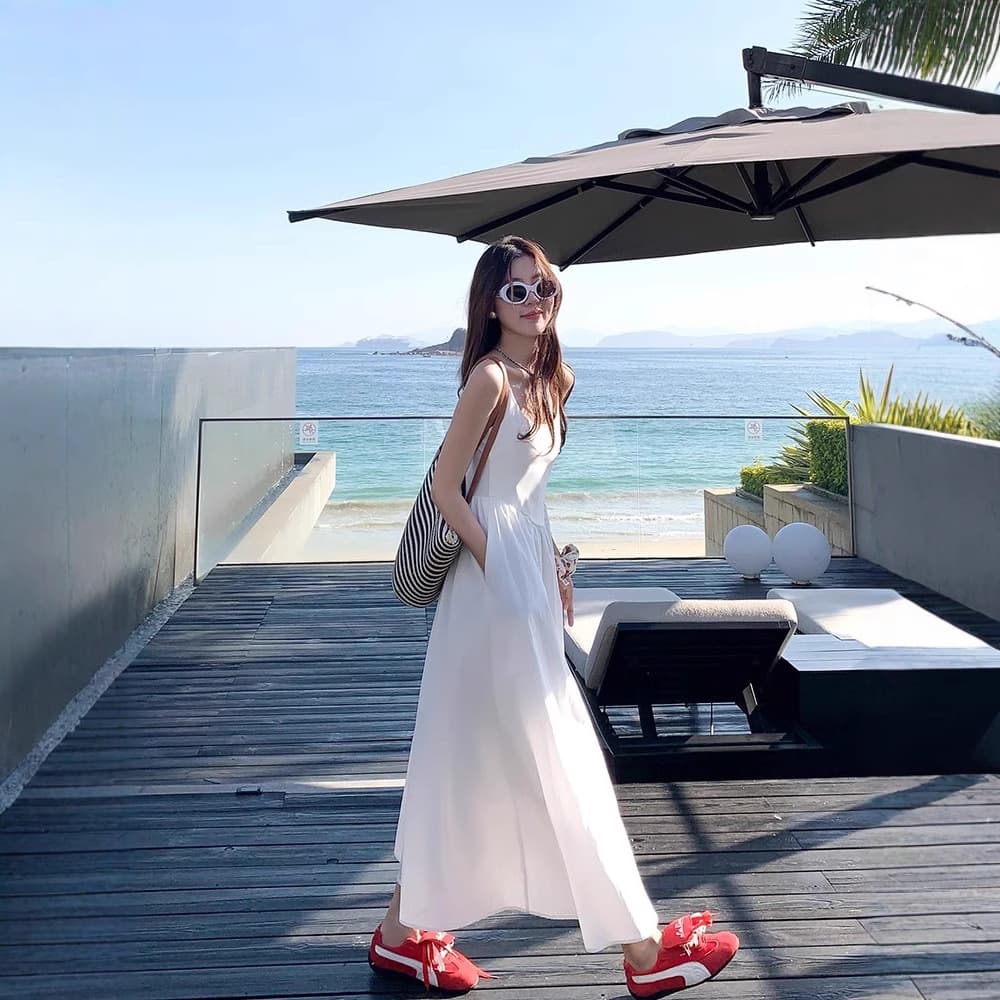 白コーデ 白コーデ 優美なキャミソールフレアワンピース