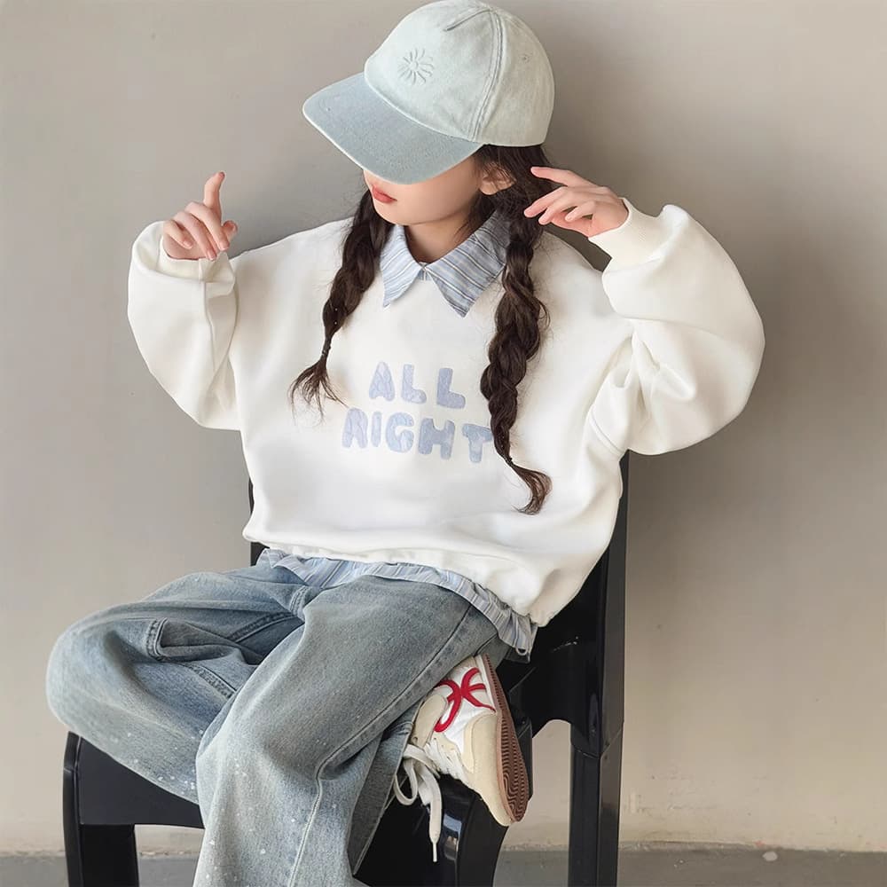 白コーデ 重ね着風レイヤード長袖文字入りトップス