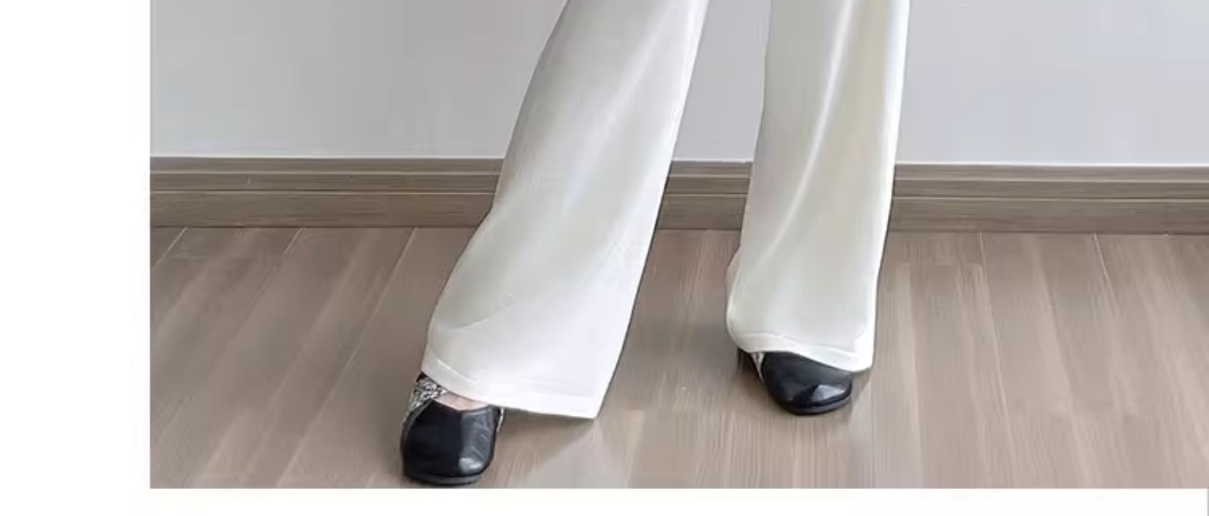 白コーデ ライン入りゆったりニット上下セット