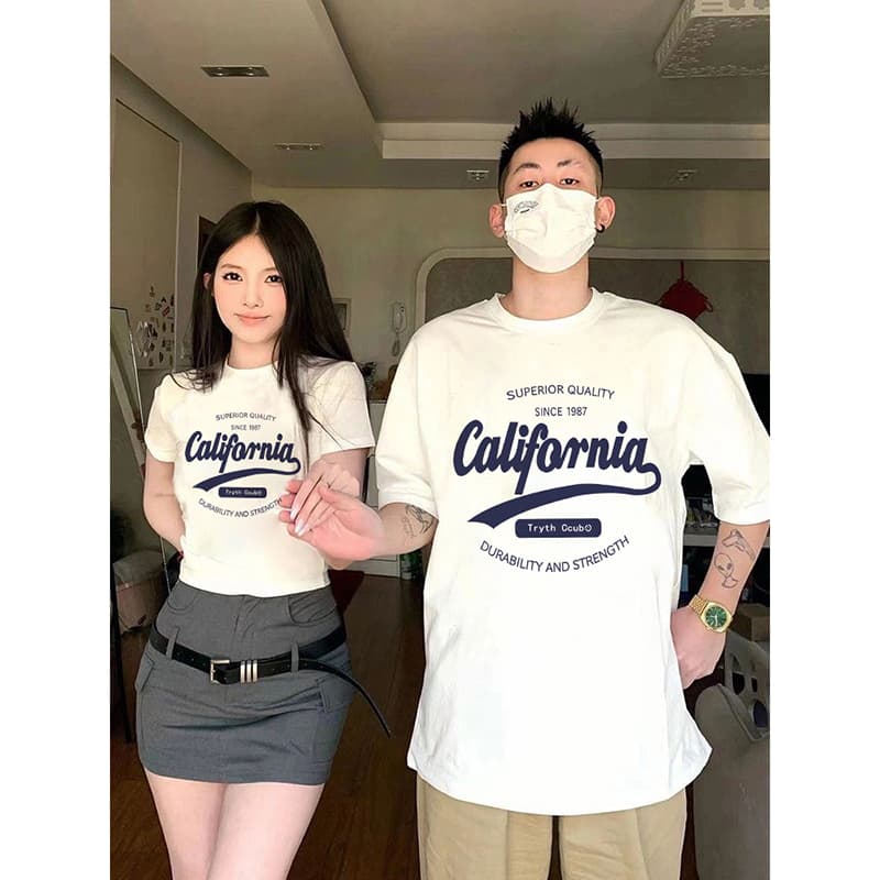 白コーデ 西海岸レタリング半袖Ｔシャツ