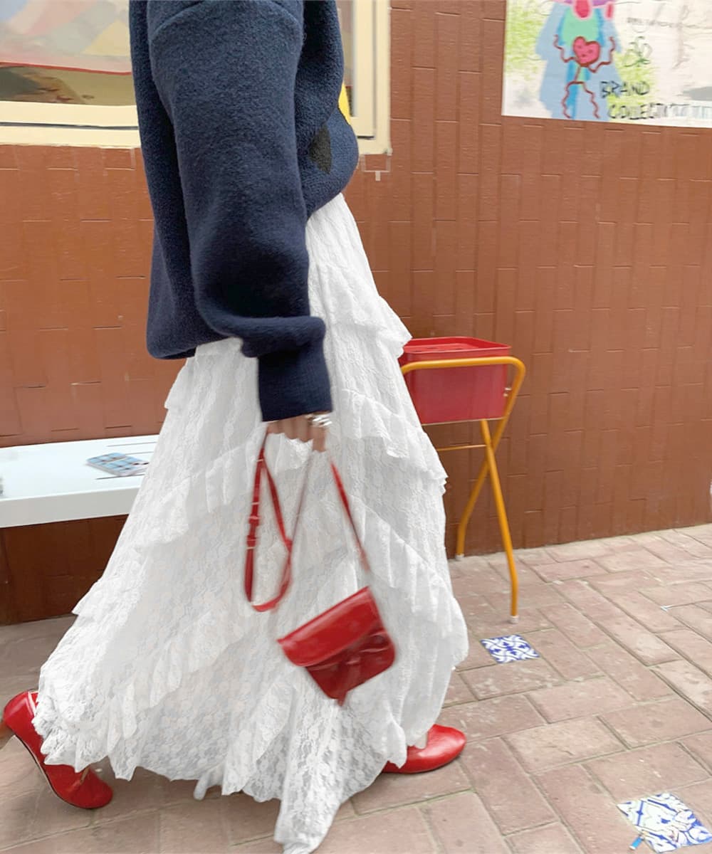 白コーデ 白レースティアードロングスカート上品フェミニン